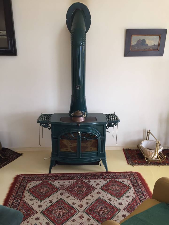 Leuke reactie van klant; "onze #kachel brandt als een zonnetje". En inderdaad de kachel straalt een en al warmte uit 🌞 🌞. #Vermontcasting