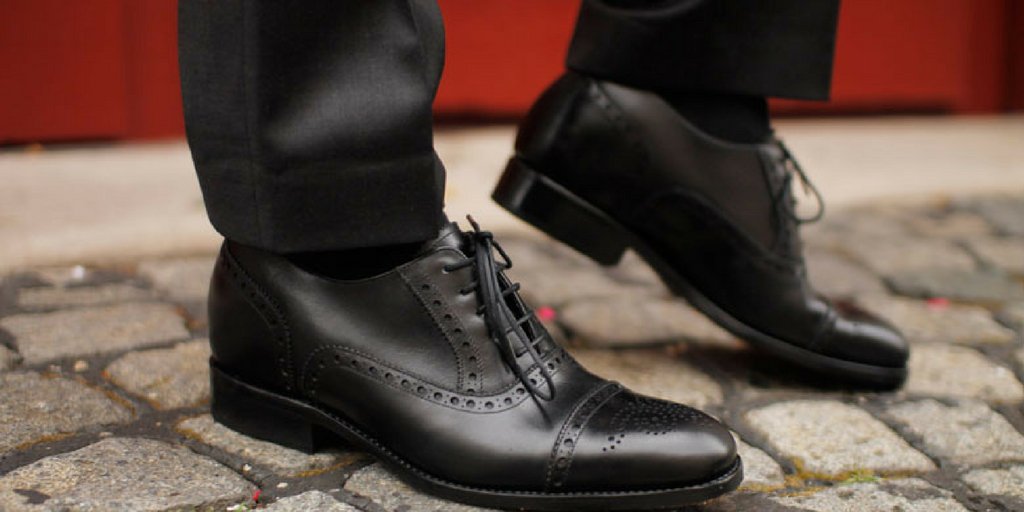 Mario_BERTULLI's tweet photo. We are here to give you a little lift-up - you decide what you make of it! https://t.co/sh60texIw1 #illbetaller #MondayMotivation #menstyle https://t.co/xTnsjejGN4
