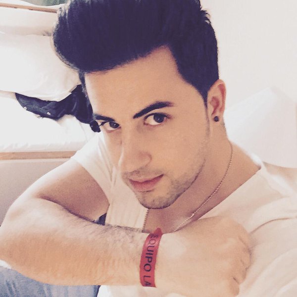 <a href="/LauraPausini/">Laura Pausini</a> <a href="/AlexUbagoficial/">Alex Ubago Oficial</a> es cumpleaños de uno de sus Pupilos <a href="/FranAmor_/">Fran Amor</a> de @AvozOficial #FelizCumpleFranAmor 🙌🎉🎂🎁🎈🎶