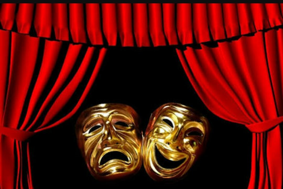 Tiyatro aşktır. Tiyatro gülmektir. Tiyatro ağlamaktır. İnsanı, insana, insanla, insanca anlatmaktır. 27 Mart Tiyatro Günü Kutlu Olsun.