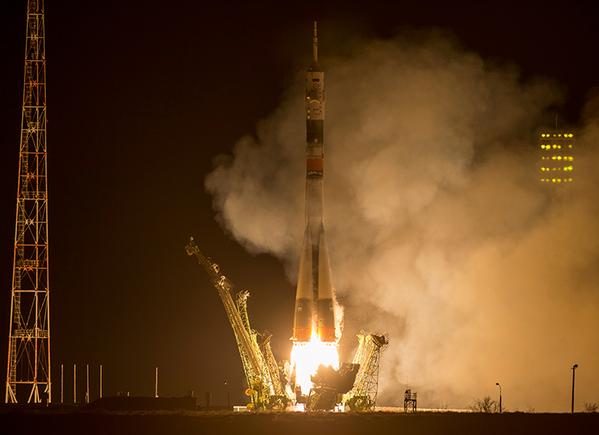 ShuttleAlmanac's tweet photo. Mar. 27, 2015 - Launch of Soyuz-TMA16M carrying the #ISS #Exp44 crew Padalka, @StationCDRKelly &amp; Korniyenko. https://t.co/tqfdrvV07K