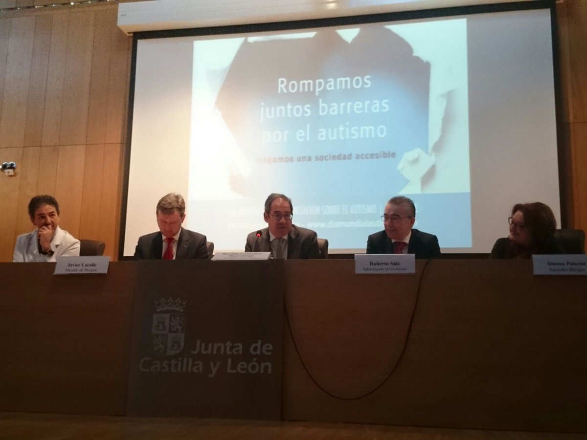 Baudilio Fernández-Mardoming, Delegado Territorial Burgos, <a href="/DGCyL/">DC</a> inaugurando el acto #DiaMundialAutismo de @autismoburgos en #HUBU