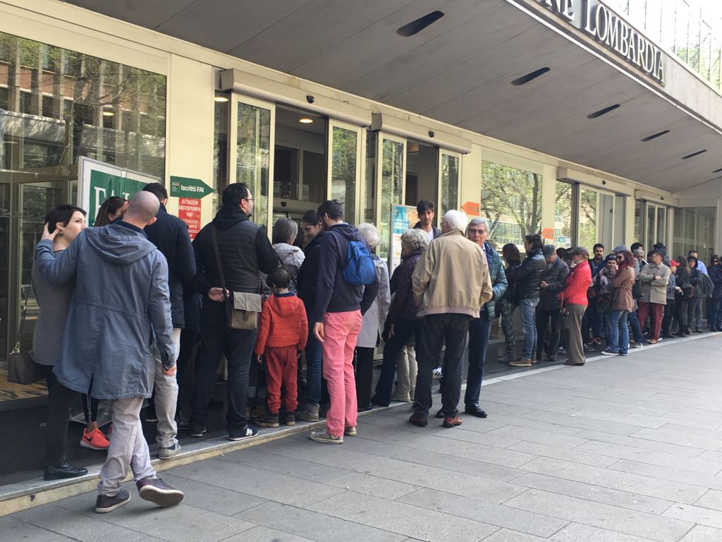 ConsLomb's tweet photo. Boom di visitatori ieri a #PalazzoPirelli: oltre 3000 persone per le #giornatefai @Fondoambiente.
Grazie a tutti! https://t.co/8YApKajOcz