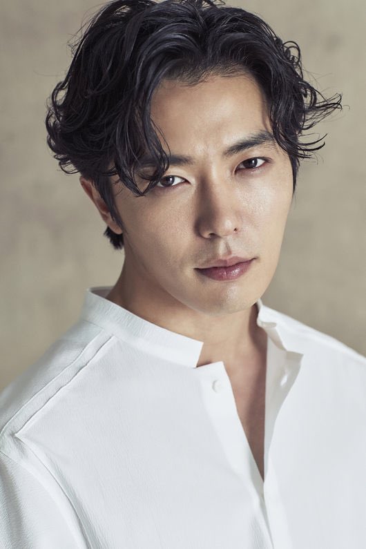 C76pwUsWsAMrm19.jpg:large