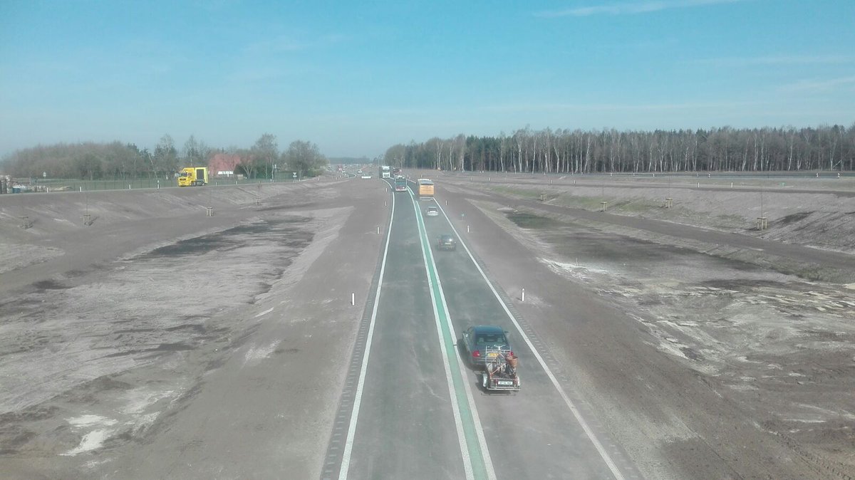 N34Exloo's tweet photo. De vernieuwde rijbaan van de N34 is open! #N34Exloo https://t.co/YLMkX8JIBy