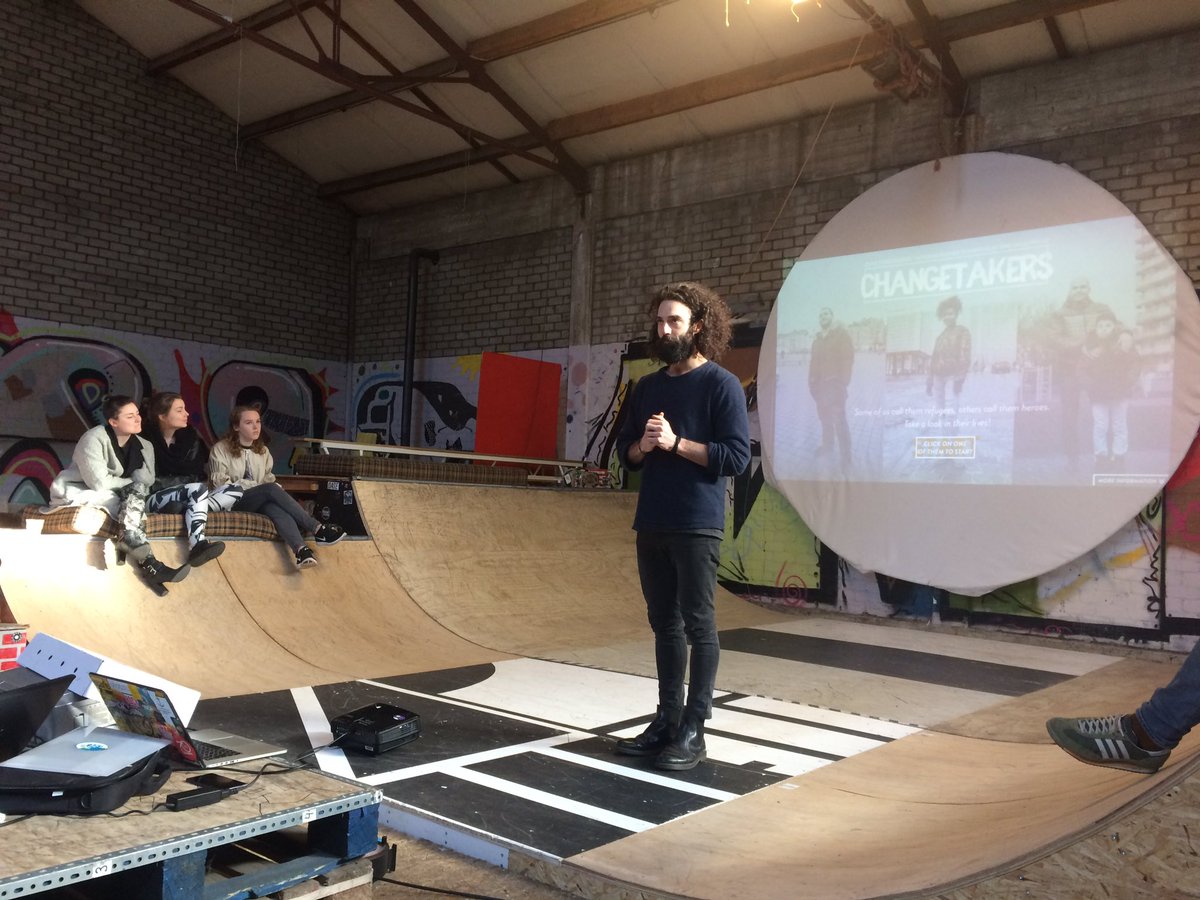 LinceyBastings's tweet photo. @MaastrichtLAB studenten van #mafad @zuyd op bezoek bij #nonconform en spreken over hun toekomst in culturele broedplaatsen @CaracolaSpace https://t.co/lII8Y4ImB6