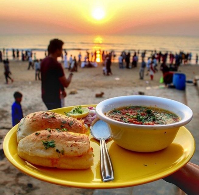 ekplate2014's tweet photo. #pavbhaji #ekplate #ekplateapp #streetfood #juhubeach PC: @myyellowplate https://t.co/8KwirPlfKw