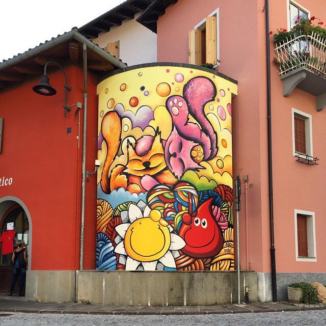 FranzoNetwork's tweet image. Un salto ad #Ampezzo per vedere il muro dipinto da #sqon e @stailuan in pieno spirito @behappyproject #innovatoriperpassione foto @stailuan