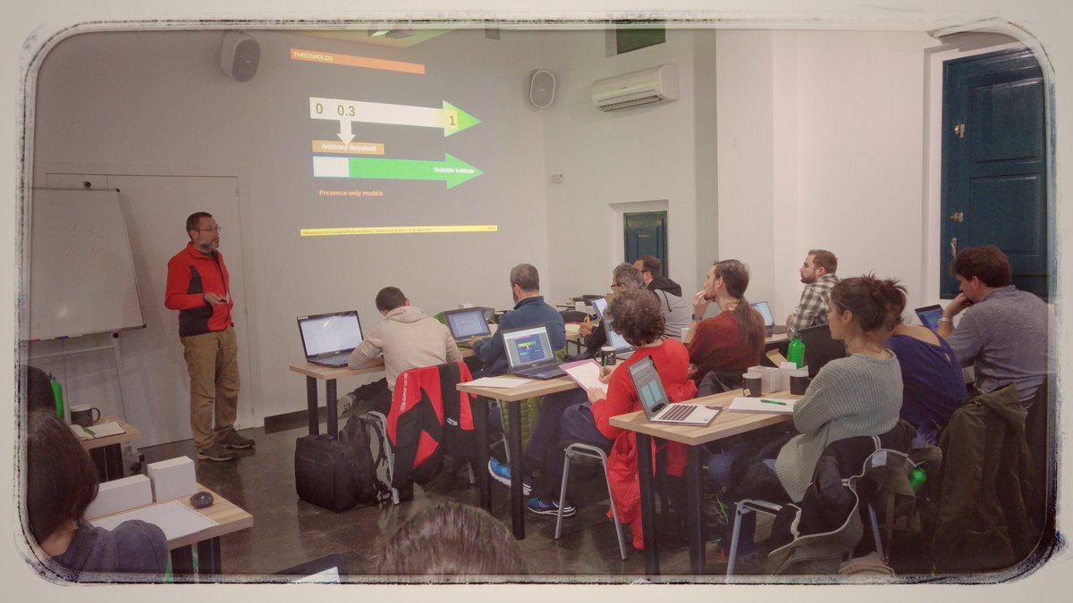 TransmitScience's tweet image. First day of #TScourses Intro to #NicheModelling by Sillero. Different thresholds for suitability.