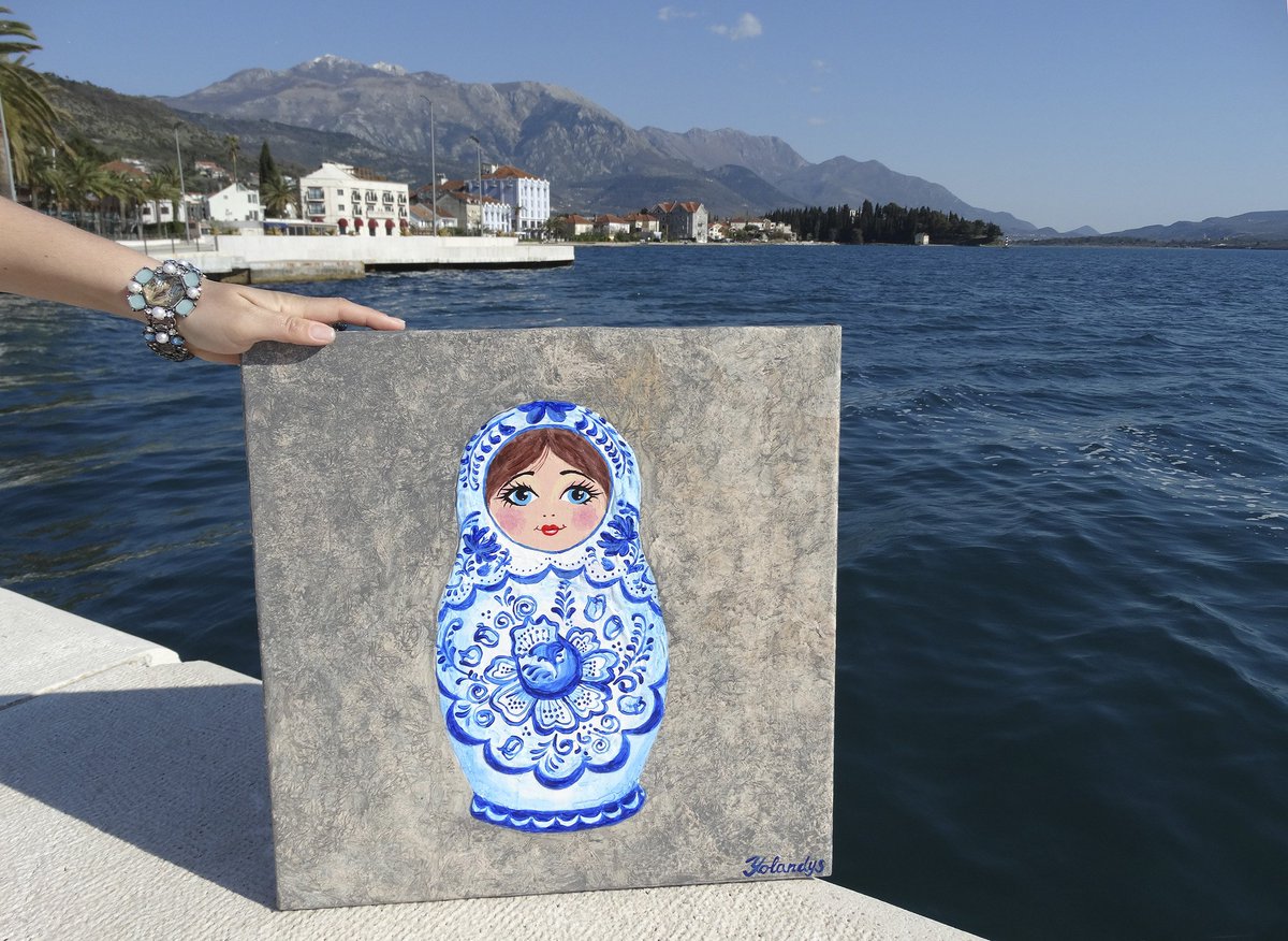 YolandysDream's tweet photo. Matreshka
Gzhel - Russian painting handicraft style &amp; national ornament, known for its flower patterns, blue colors over a white background https://t.co/Gw0z4ieAIf