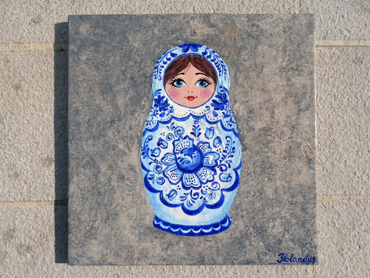 YolandysDream's tweet photo. Matreshka
Gzhel - Russian painting handicraft style &amp; national ornament, known for its flower patterns, blue colors over a white background https://t.co/Gw0z4ieAIf
