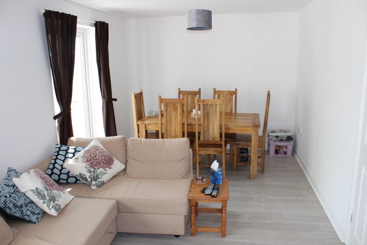 puremoveltd's tweet photo. NEW INSTRUCTION - Beautifully decorated 3b Semi in #LocksHeath. £1025 PCM. Viewing is essential 01329 830117. #PropertyHants #Puremove https://t.co/1U71eTmw6G
