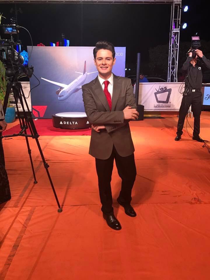 ClubDel14's tweet photo. Asi lucio en el #MissNicaragua2017 nuestro guapo presentador @fernando Sánchez la noche del sábado https://t.co/NOEtccUUL3