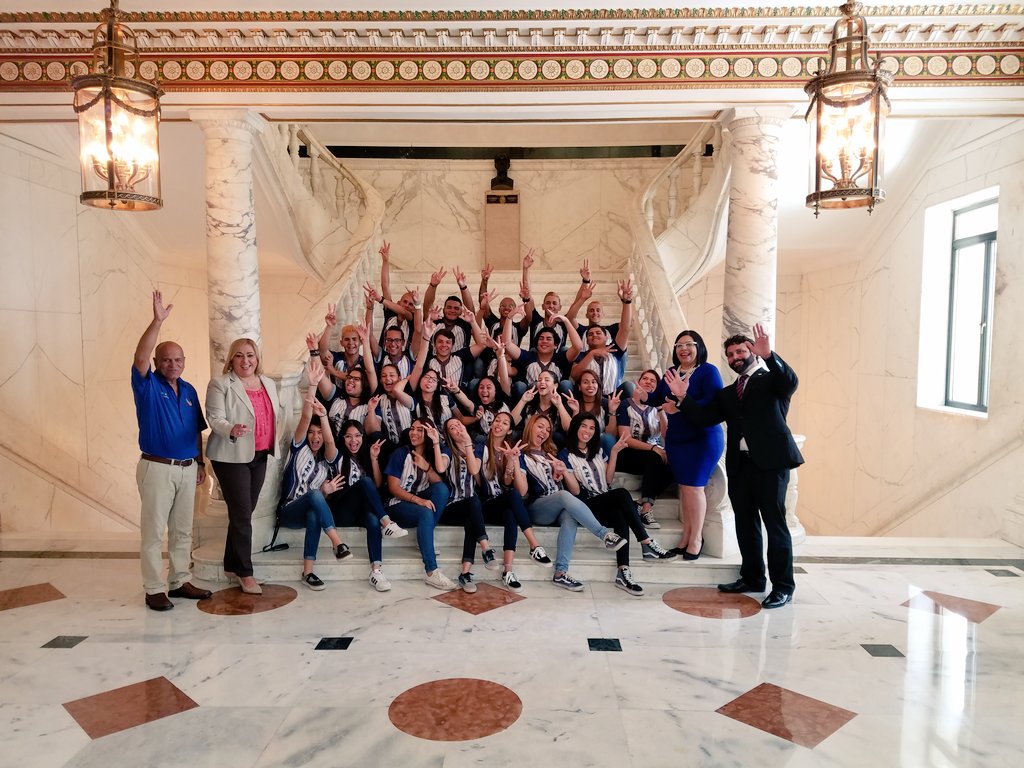 YashiraMLebron's tweet photo. Le damos la Bienvenida al Capitolio a los estudiantes de la Escuela Tomas C. Ongay #BayamonDist8 #EscuelasdeBayamon #CamaradeRepresentantes https://t.co/XDyKvnAEZL