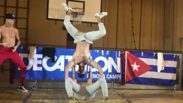 101Steps_'s tweet photo. #101Steps
#Dancer @tony_flex__cuban_flex_ - #cubanflex #tonyflex Watch #Instavideo:https://t.co/MdfSLYNzgB https://t.co/yWQVxQ6X6d