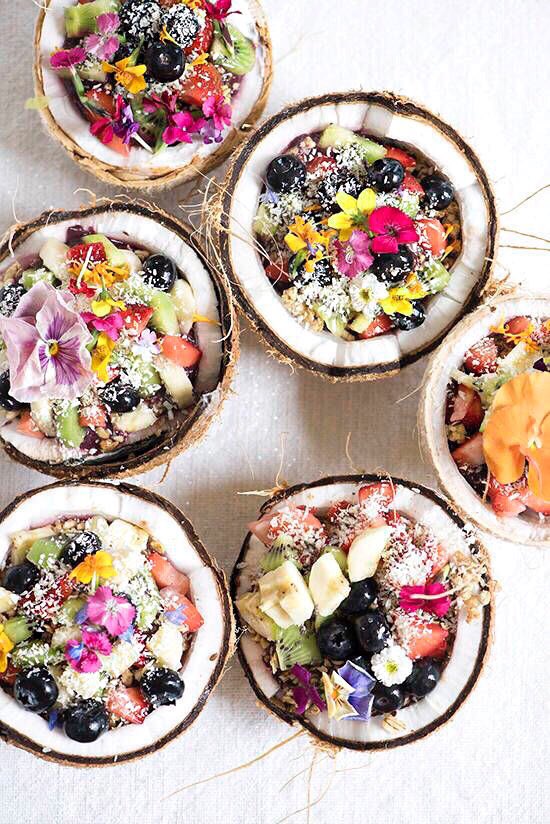 shopBRNZ's tweet photo. Nothing like some fruit goodness to get you ready on a Monday πππ₯
#BRNZ #mondaytreat #fruitsalad #coconutbowl #fruitbow #BRNZeats https://t.co/4z3EfxnajY