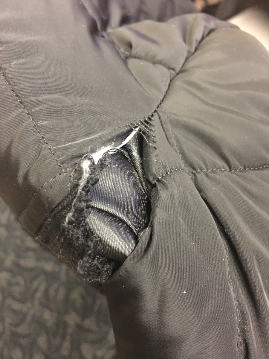 JaraZerull's tweet photo. @Calvinklein My friend and I bought the same jackets, both tore in the shoulder less than 2 mths after purchase. #shitproduct #calvinklein https://t.co/eZK9iIFPG2