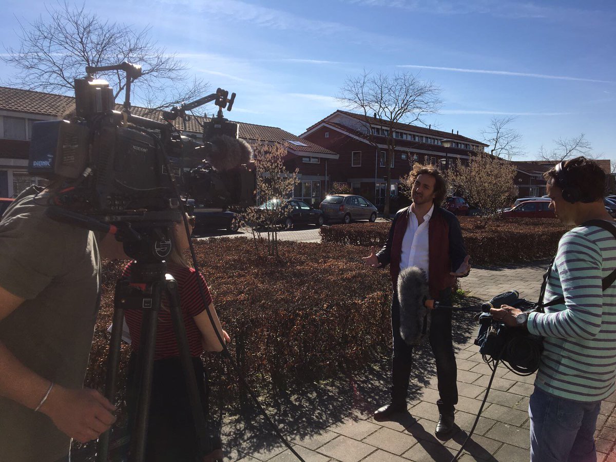 OsirisHertman's tweet photo. Opname nieuw seizoen RTL Woonmagazine is begonnen! https://t.co/uRFLdTZQh4
