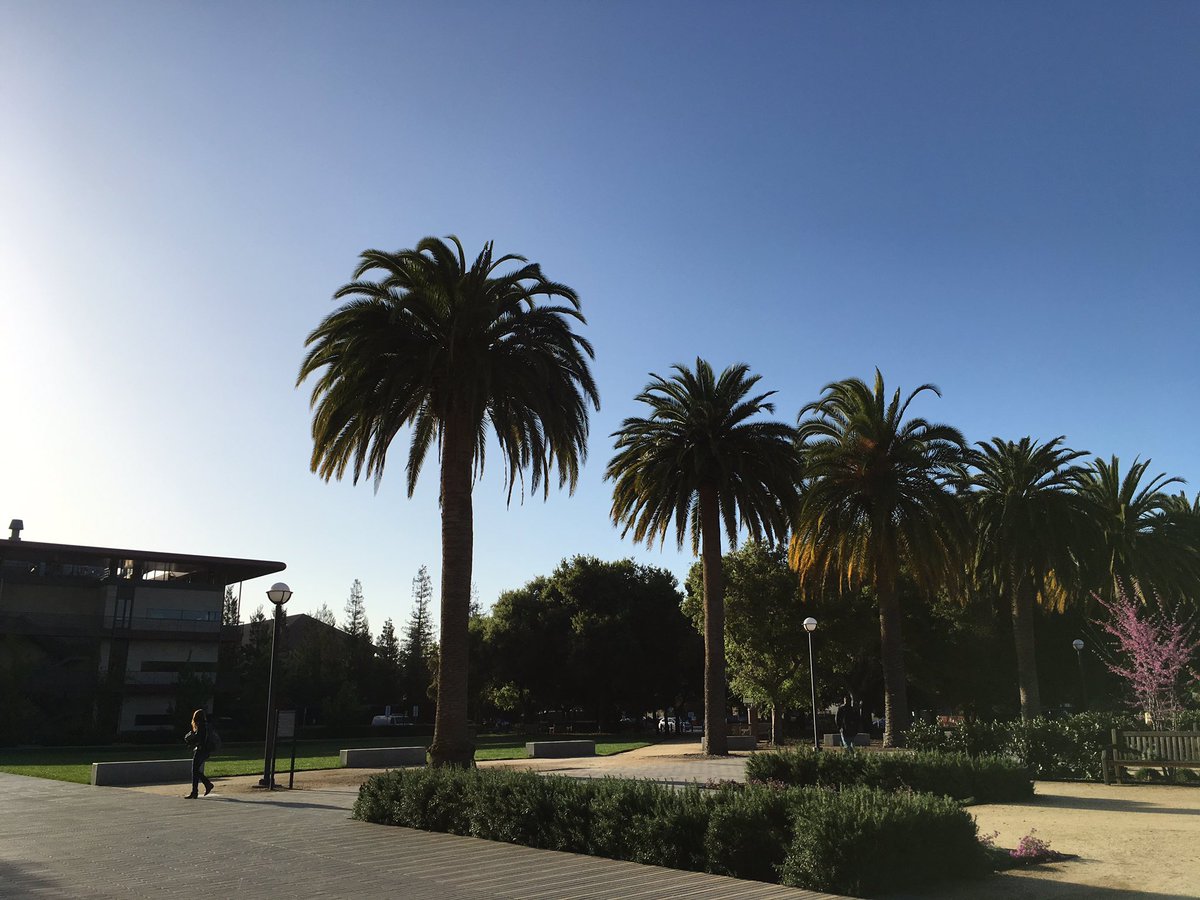 EllieMcDonagh's tweet image. Looking forward to Day 2 of #biocuration2017 conference