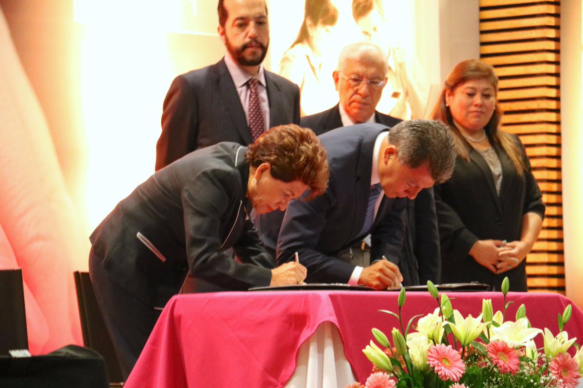 Se firma Convenio 2017 entre #NotariadoCDMX y <a href="/S_SaludCDMX/">saludcdmxsec</a>