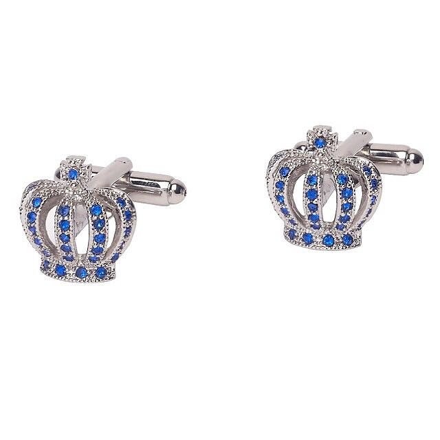 jewelsbypreeti's tweet image. Get this #exqusite #cufflinks for him studded with #bluesapphires set in 18kt #whitegold make him feel royal #jewelsbypreeti