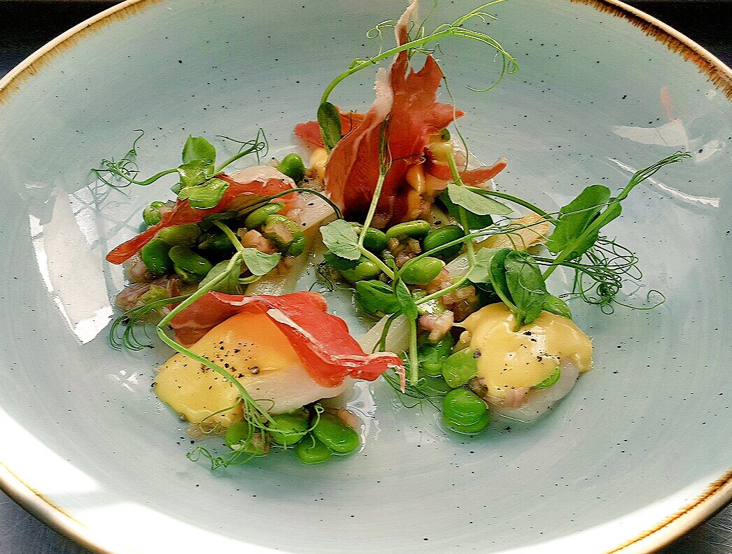 A new dish for you to try-Scallop sashimi with white asparagus, hollandaise, crisp bayonet ham, broadbean &amp; shallot dressing #gastropubs
