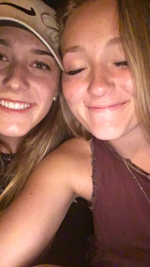 natinoodles's tweet photo. Happy 18th to you, sweet girl 💕 🎉Miss you lots and lots! I hope it's the best https://t.co/osYLgvqIwI