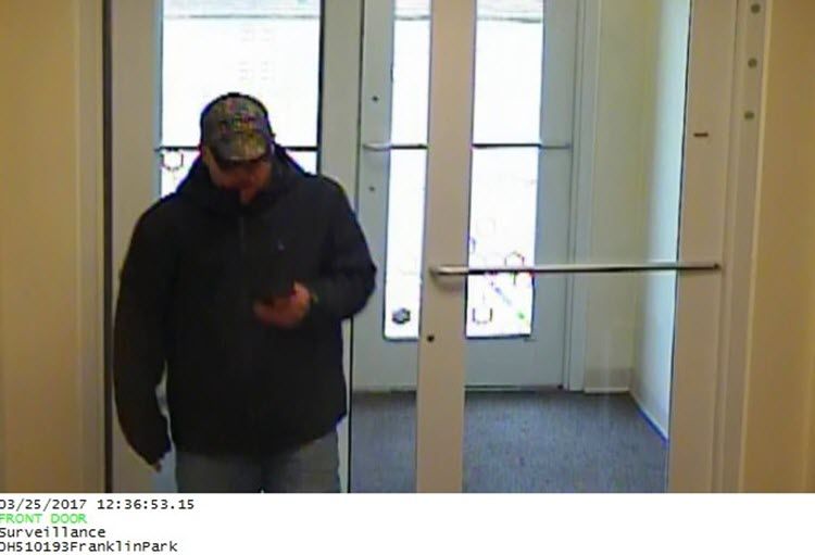 WTOL11Toledo's tweet image. Police have released surveillance photos from Saturday's bank robbery in Toledo. MORE: buff.ly/2oquxrz