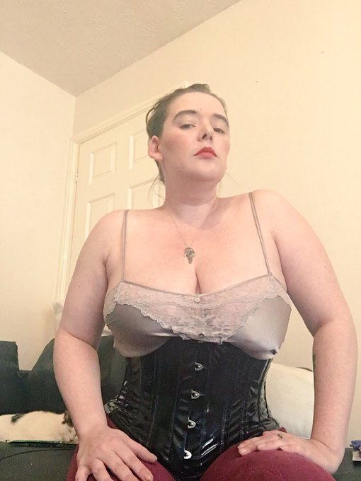 It's Monday so I'll be on webcam this afternoon. DM me to arrange your appointment #femdom #submit #webcam<a href="/tag/femdom"class="tags"><span>#femdom</span></a><a href="/tag/webcam"class="tags"><span>#webcam</span></a><a href="/tag/adultwork"class="tags"><span>#adultwork</span></a><a href="/tag/submit"class="tags"><span>#submit</span></a>