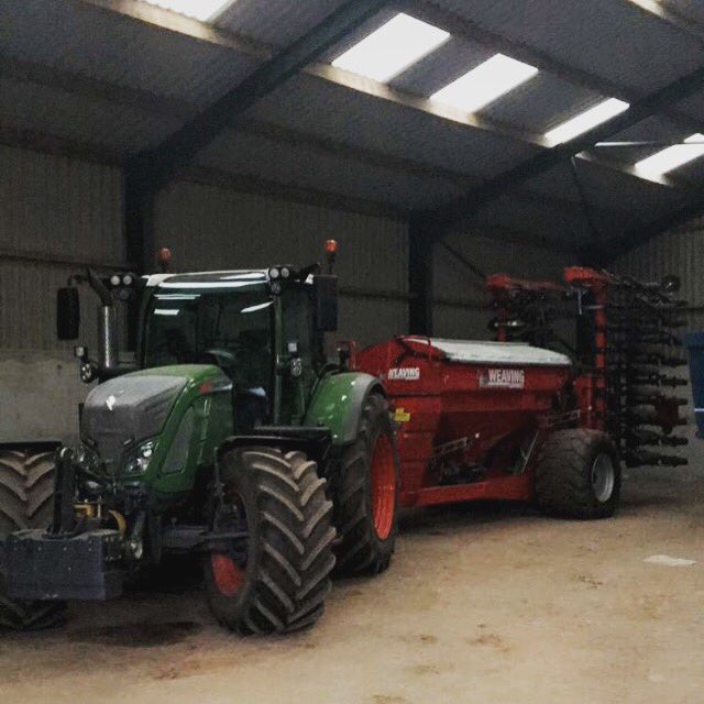 Weaving_Mach's tweet photo. Today we are out with both of the demo GD Drills. #demo #weaving #GDDrill #zerotill #farmingdaily #fendt https://t.co/jK48CZS1sz