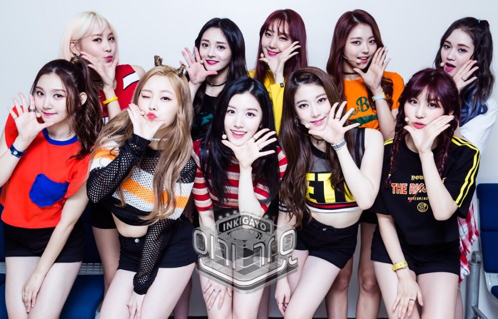 nayoungarchives's tweet photo. My precious girls 👭👭👭👭👭
✩ inkigayo https://t.co/c86l40jA8W