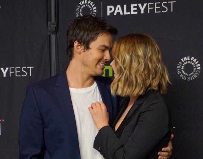 _che_fatica's tweet photo. Io non capisco perchรฉ questi due non sono giร sposati, con tre figli e due cani.
Non capisco
#haleb #PLLAtPaleyFest #pllla5 #pll https://t.co/SpD9qoLtdY