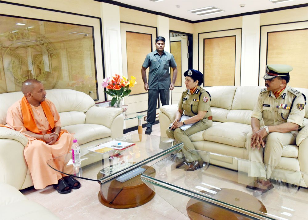 myogiadityanath's tweet photo. आज मुख्यमंत्री श्री @myogiadityanath जी से लखनऊ में सशस्त्र सीमा बल की महानिदेशक सुश्री अर्चना रामासुन्दरम भेंट करती हुईं। https://t.co/EQsoPzZfez