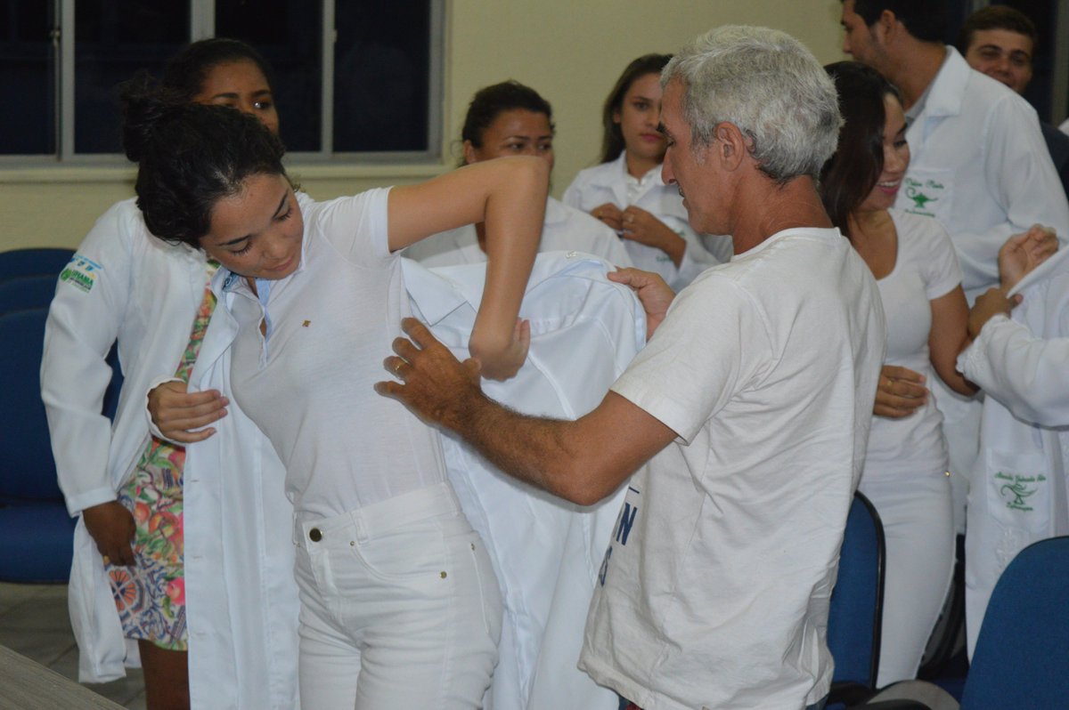 FIT_UNAMA's tweet photo. #FITUNAMA realizou Cerimônia do Jaleco na última sexta (24). Saiba mais: https://t.co/ejoCcF2CZt https://t.co/XPyEa38WD9