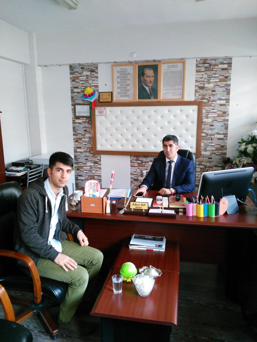 ogrencimeclis12's tweet photo. Rehberlik ve Araştırma Merkezi Müdürü Sayın Adem Alp Beyefendi ile proje hakkında istişarede bulunduk.Desteklerinden dolayı teşekkür ederim. https://t.co/uYDzdV6qGy