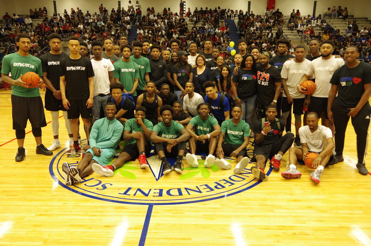 RealPaulFairley's tweet photo. Bri & Jade were upon us during #HoopingForLuv. Seeing the smile on Ms. Stacey Riddle's face was priceless. My purpose is now completeβΌοΈ #God https://t.co/N9R58UNUFw
