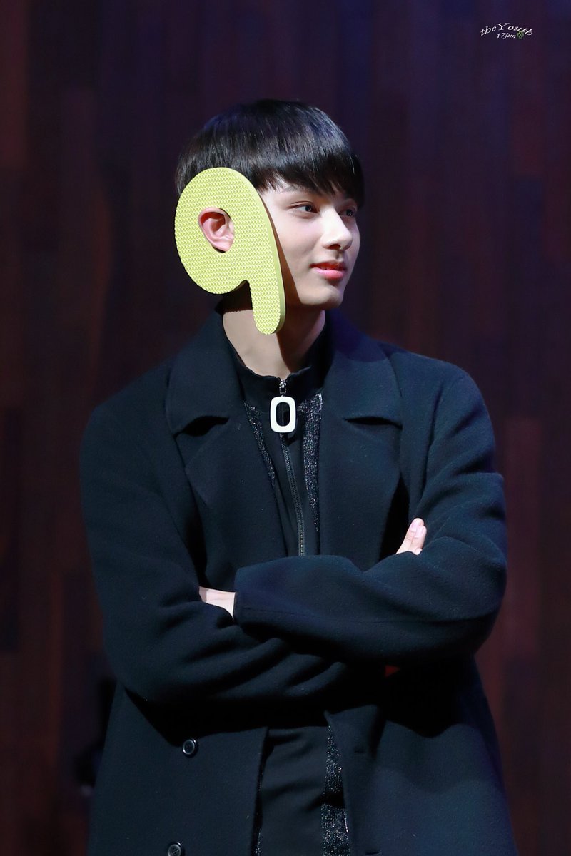 gyuritos's tweet photo. jun
- blows on the children's tummies to make those farting noises
- carries his children a lot
- "you got your visuals from me" https://t.co/pAYECfIH4u