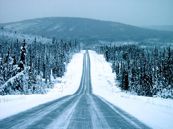 wikifrio's tweet photo. Ice road. https://t.co/lXB5AL9OoQ