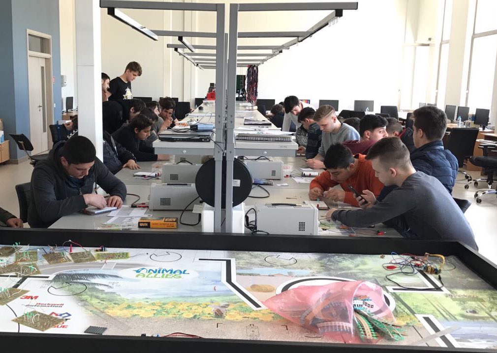 Öğrencilerimiz Ogre-Letonya'da staj faaliyetlerinin ikinci haftasında devam ediyor. <a href="/ulusalajans/">Türkiye Ulusal Ajansı 🇹🇷 Turkish NA</a> <a href="/ogrestehnikums/">Ogres Tehnikums</a> <a href="/ABBakanligi/">AB</a>