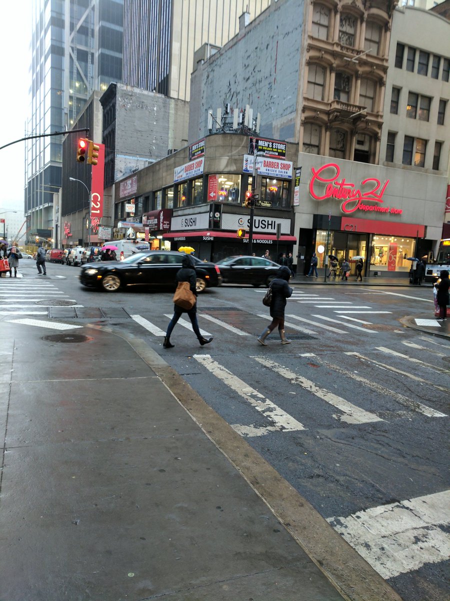 Daniel_A_Solow's tweet photo. Check out these #crosswalks on #Broadway in #FiDi Manhattan. I like the strong visual contrast for people to #walknyc and #drivenyc safely https://t.co/YV3rcSMj4I
