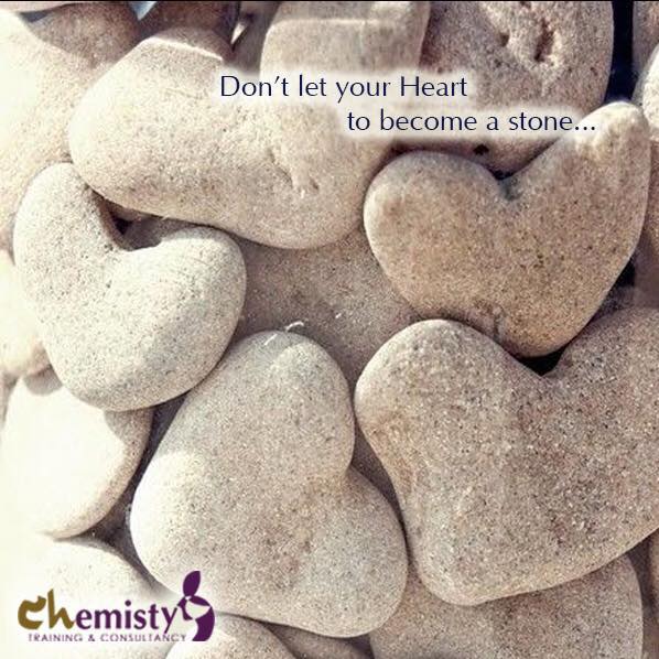 chmistyco's tweet photo. الحياة بصعوباتها وتحدياتها قد تطغى ��لى رقة قلبك ونقاء روحك لا تسمح لقلبك أن يتحجر. #CHeMisTY  #Existence #الاردن #السعودية #الامارات https://t.co/Y6dBnIu046