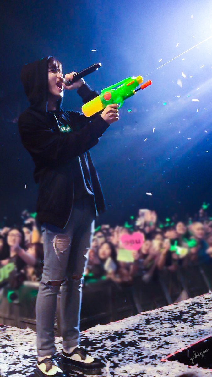 yuhiyoo's tweet photo. #BAP_SEOULPARTY3
#PARTYBABY #영재

楽しそうに水鉄砲するよんじぇくん可愛すぎる😂💕ちなみにターゲットにされてるのはじぇろちゃん🍼

@BAP_Youngjae  https://t.co/3etW5SKYZ6