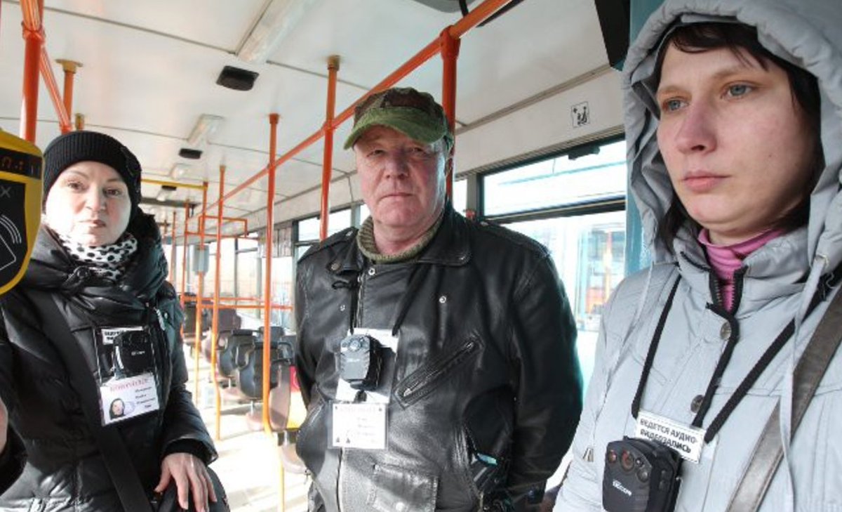 mc_maxim's tweet photo. Вот так выглядят контролеры в Минске без спецформы.

И да, они уже работают. https://t.co/BbHYVHBwqD