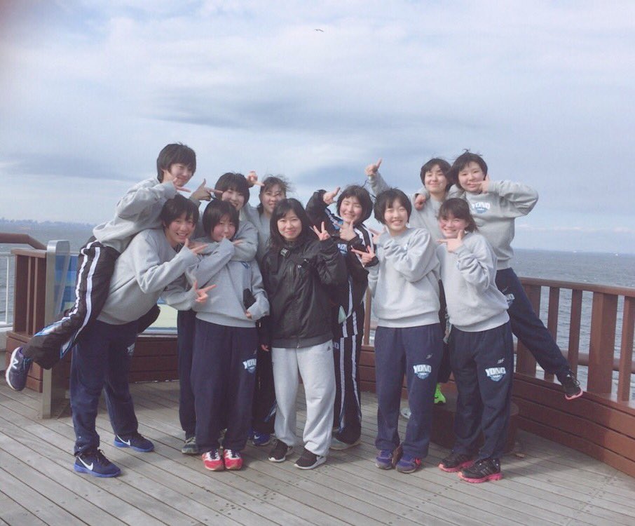 massuru__100's tweet photo. 3/24〜3/27  スプリングカップ🏆
準優勝という結果も残せたし、
今後に繋がるような良い合宿でした！
先輩方と最後なのが寂しい😢
海に大興奮だったね👏👏 https://t.co/wH880DWtzD