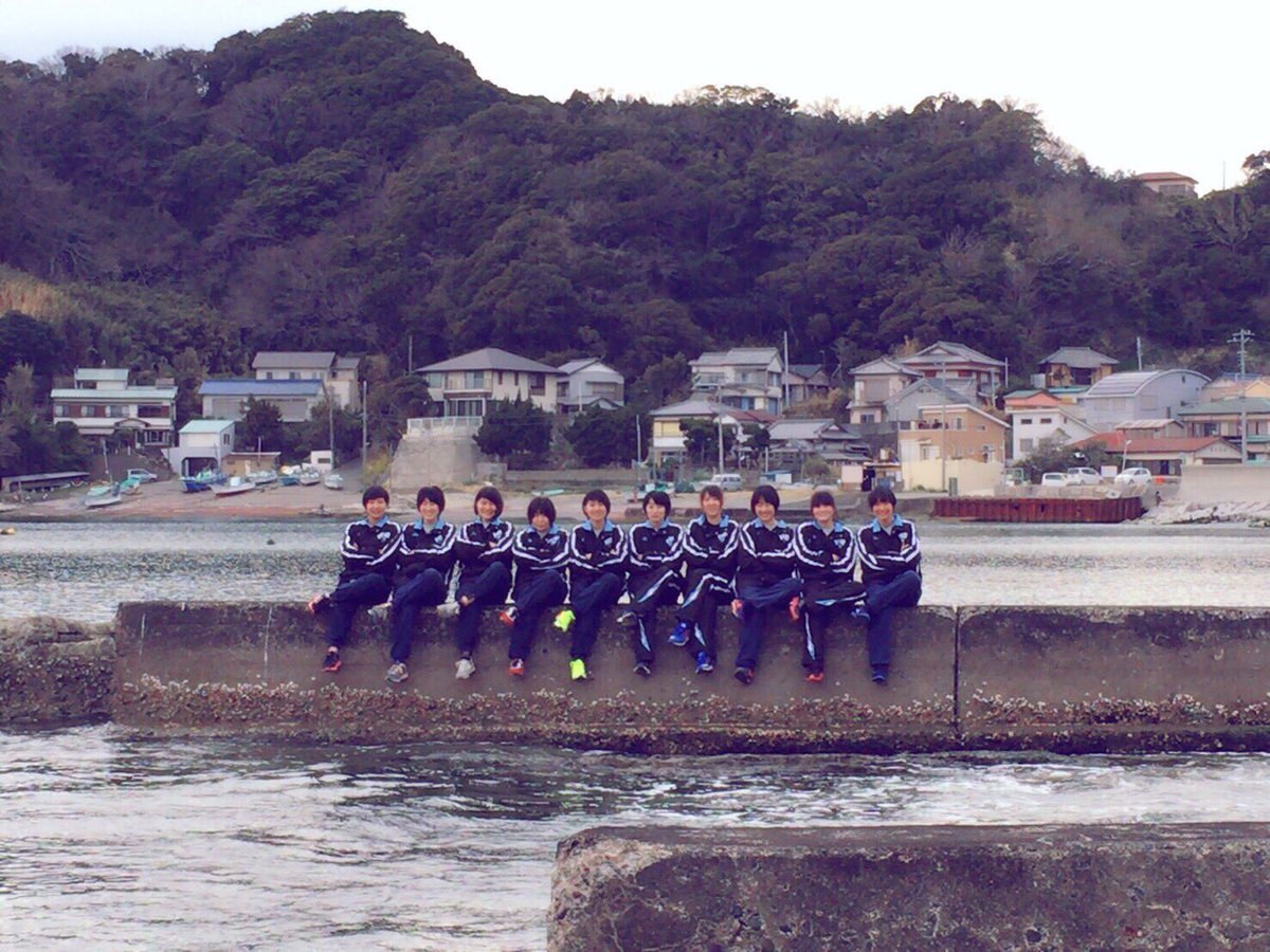 massuru__100's tweet photo. 3/24〜3/27  スプリングカップ🏆
準優勝という結果も残せたし、
今後に繋がるような良い合宿でした！
先輩方と最後なのが寂しい😢
海に大興奮だったね👏👏 https://t.co/wH880DWtzD
