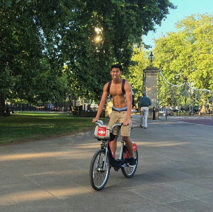 AlbertWakaw's tweet photo. @Nu_Dicklicious @prks94 
Sean Gelael.. Ugghh putingnya😍💦 https://t.co/W7jJvq1RVK