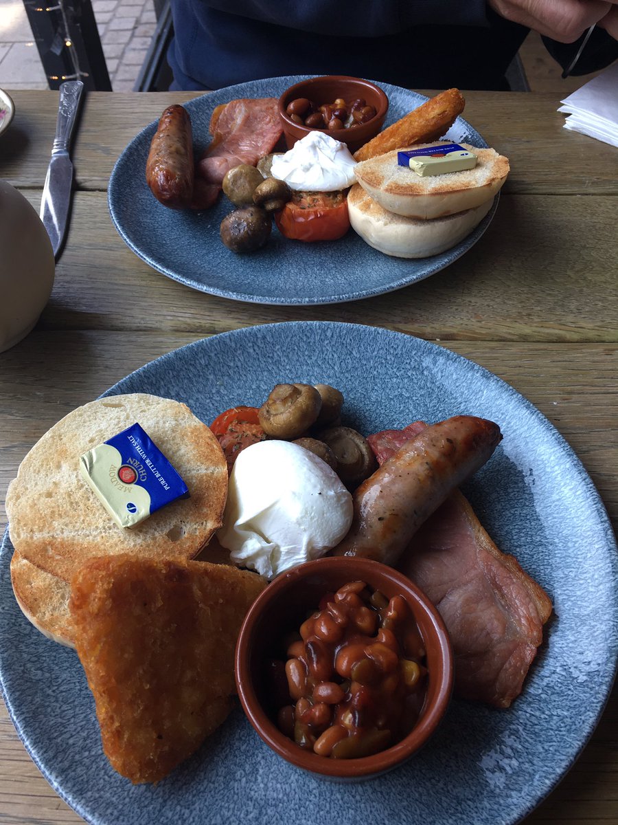 veritymc100's tweet photo. Lovely full English today @SJAltrincham 🍳🥓🥓☕️ all breakfasts £5 offer is great #altrincham #sugarjunction #fullenglish #breakfast #cheshire https://t.co/4h8yKs2NlI