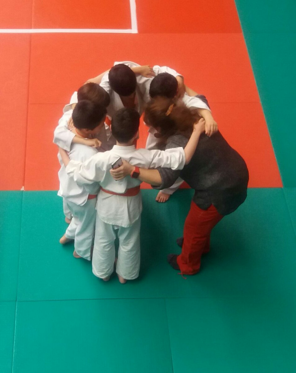 jsierralb's tweet photo. Felicitar a  @JudoMadrid por la magnífica competición de ayer, agradecer al campeón @Javi_judo73 su amabilidad y cercanía #creandoescuela https://t.co/fg7dMT4urn