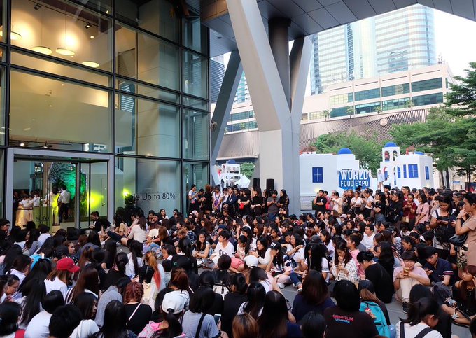 ดูรูปภาพบนทวิตเตอร์ ดูรูปภาพบนทวิตเตอร์