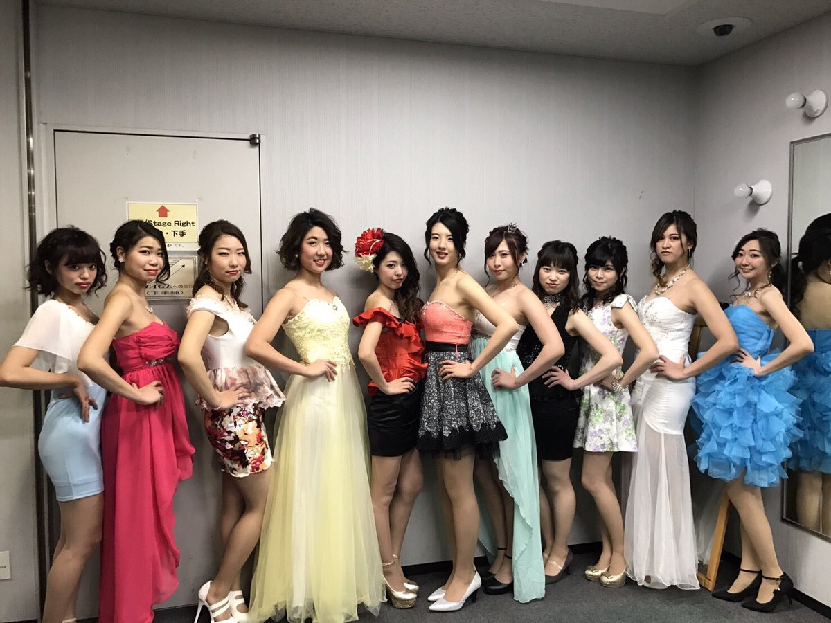 mari_u127's tweet photo. 3/23 PromOsaka "I'm Top stage"で
#dazzy さんのドレスを
着させて頂きました✨

白いドレスでスカートがフワフワしてて
とても綺麗で可愛いドレスでした💕

@dazzy_official #dazzy #dazzystore https://t.co/B2SxKyVaIr